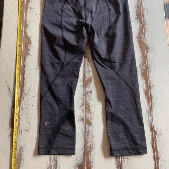 LuLuLemon Legging - Picture 3 of 4